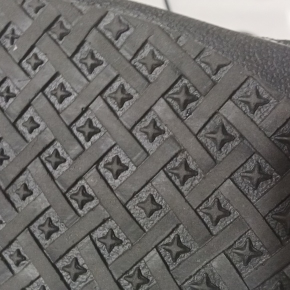 Pandere Tango Black Leather Snakeskin Embossed Bungee Comfort Sandals - Picture 8 of 10